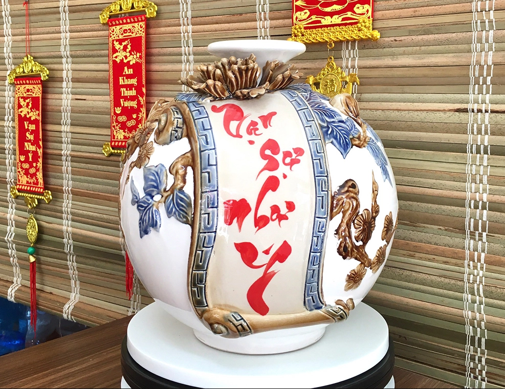 Họa tiết Vạn Sự Như Ý trên bình và ý nghĩa